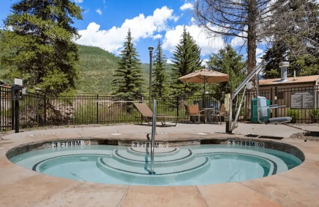 Streamside at Vail Tranquil 1BR Condo with Jacuzzi and Views