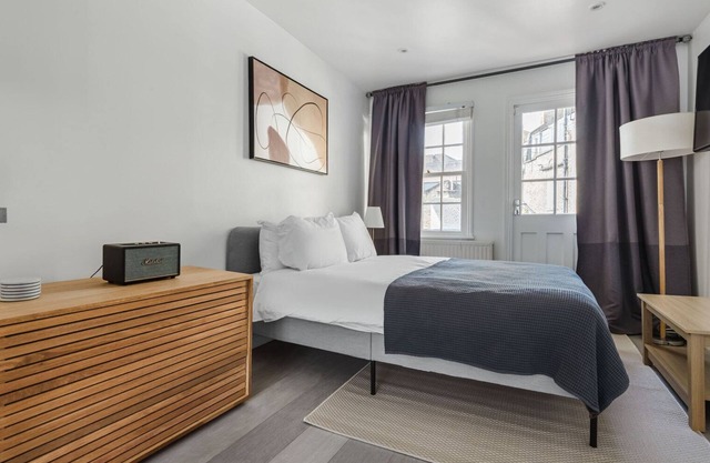 Striking Marylebone Studio, 5 min walk to Tube Station, by Blueground