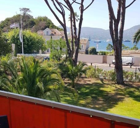 Studio à Saint tropez avec terasse face à la mer