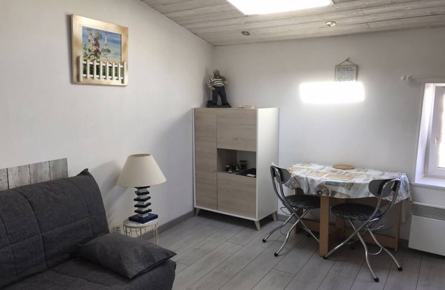 Studio 18m2 Saujon town center 3 min walk from the spa 10 minutes from Royan
