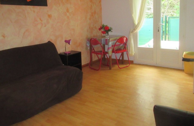 Studio 2 pers. in St Cyprien between village and beaches on the coteradieuse site. wif