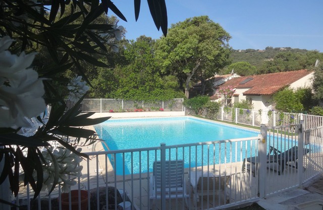Studio 2 persons in residence with swimming pool in Porto-Vecchio