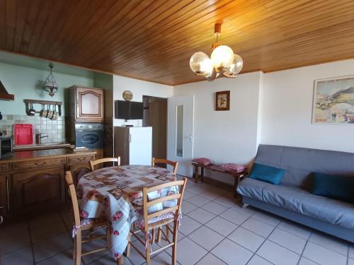 Studio 4 pers - Petit prix - Parking, balcon sud - Animaux acceptés - FR-1-445-79