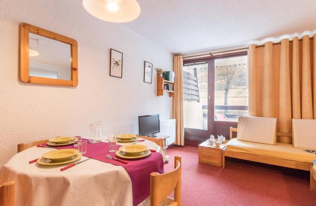 Studio 4 pers. - Ski-in/Ski-out, Piscine, Parking, 50m des remontées mécaniques - FR-1-330F-163