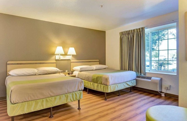 Studio 6 Belmont, CA – San Francisco - Redwood