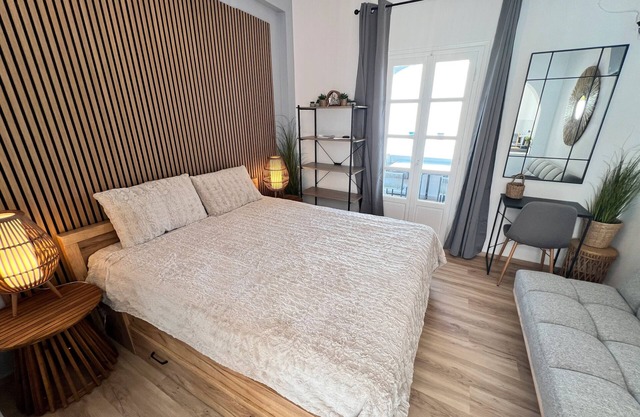Studio 'Aeolian Blu 5' with Sea View, Wi-Fi and Air Conditioning