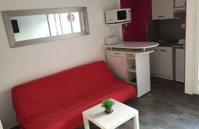 Studio air-conditioned cabin + wifi + private parking