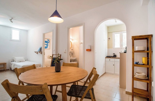 Studio Apartment '2' with Private Terrace, Wi-Fi and Air Conditioning