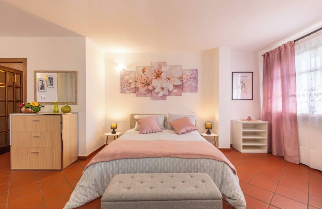 Studio Apartment "Il Colle dei Frati" with Private Terrace & Wi-Fi