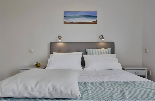 Studio Apartment 'Irene 2 Deluxe Double 5' with Shared Terrace, Wi-Fi and Air Conditioning