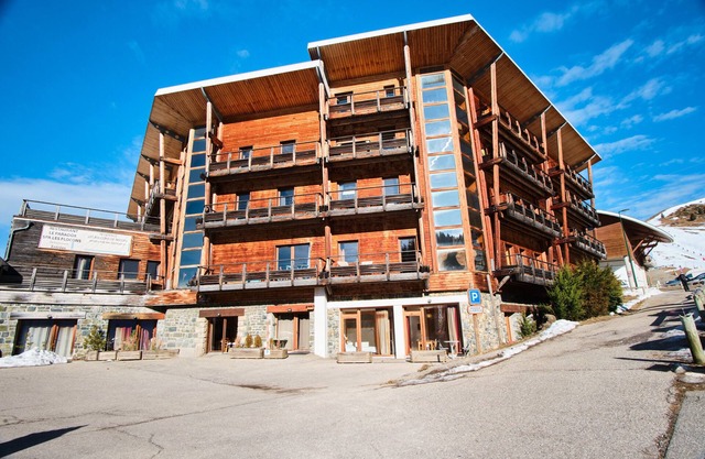 Studio Apartment 'Les Myrtilles' with Balcony