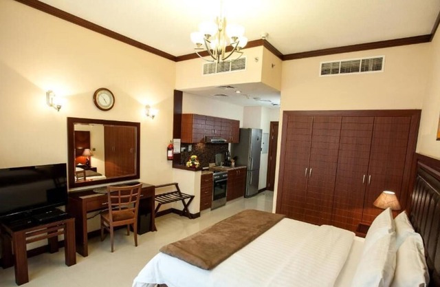 Studio Apartment Near Al Maya Supermarket Mankhool By Luxury Bookings