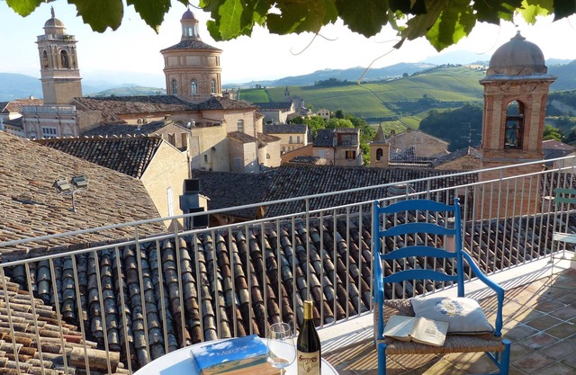 Studio Apartment With Terrace Overlooking The Rooftops Of Offida
