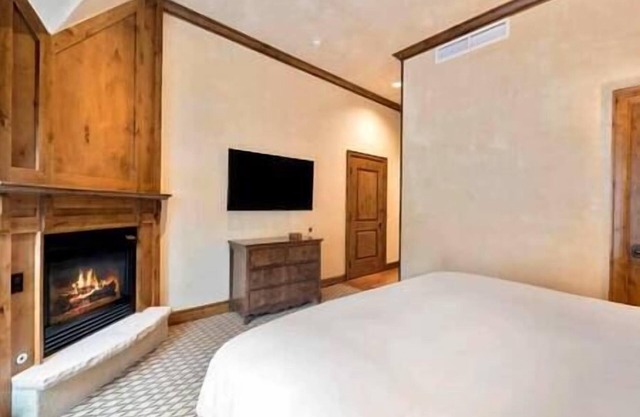 Studio Aspen Mountain Residences - Newly Remodeled