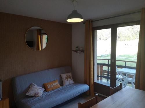 Studio cabine avec balcon sud-est au Lioran - FR-1-787-100