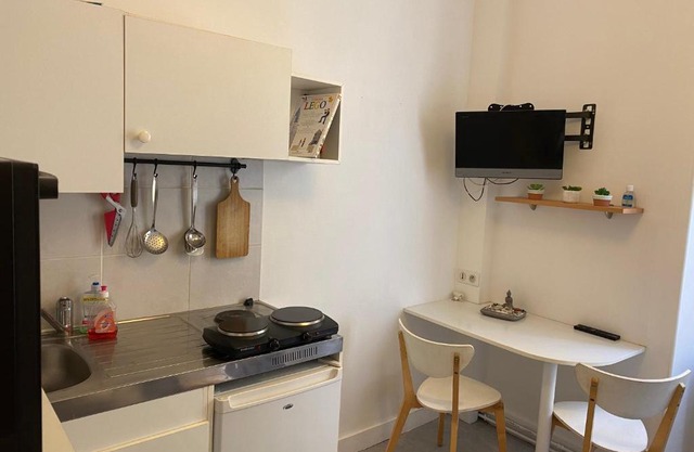 Studio centre ville avec ascenseur 3min des thermes