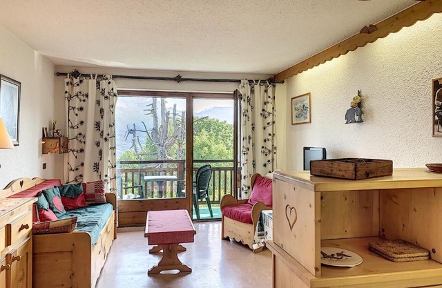 Studio confortable au centre de Combloux avec parking et accès ski bus - FR-1-560-35
