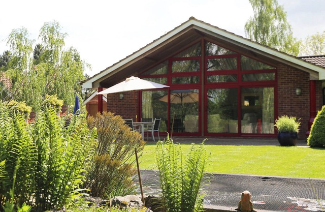 STUDIO COTTAGE, family friendly, character holiday cottage in Norwich