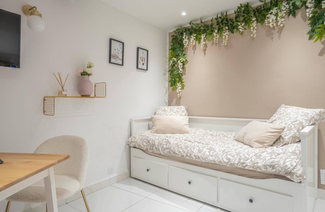Studio Floral - Near downtown theater