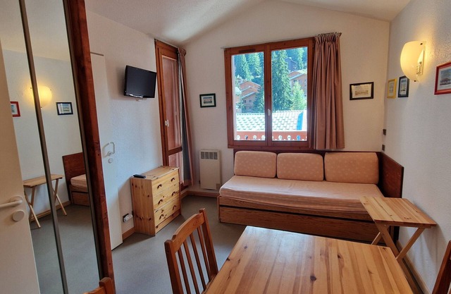 Studio for 4 in Valfréjus with WiFi and parking near cable car