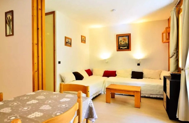 Studio for 5 people