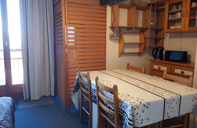 Studio for 4 in Arcs 2000 near ice rink, pets allowed