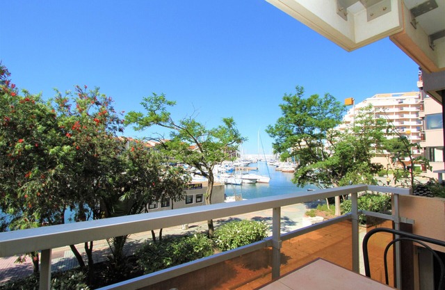 Studio for 4 with marina view