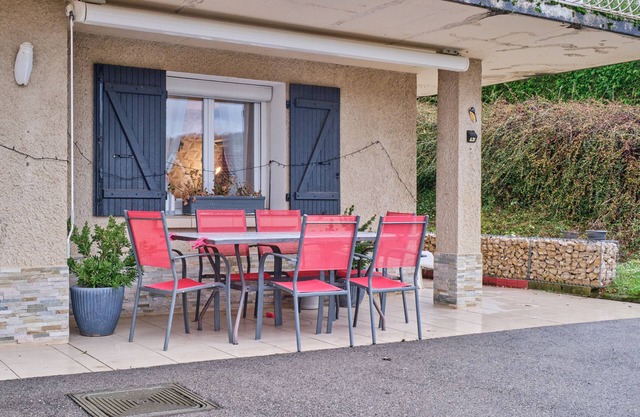 Studio Apartment with Private Terrace, Wi-Fi and Air Conditioning