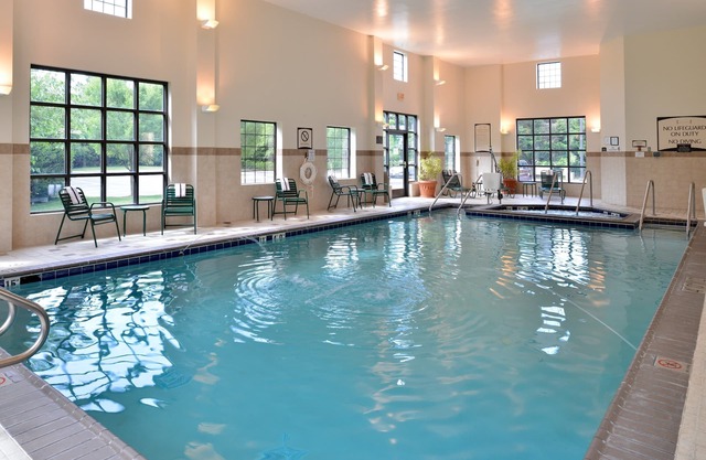 Studio | Free Breakfast. Indoor Pool & Hot Tub.