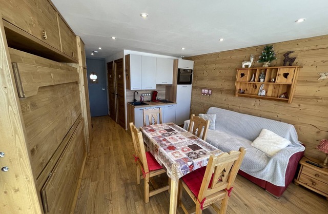 Studio furnished tourism 2* center Avoriaz skis to feet 50m children's village