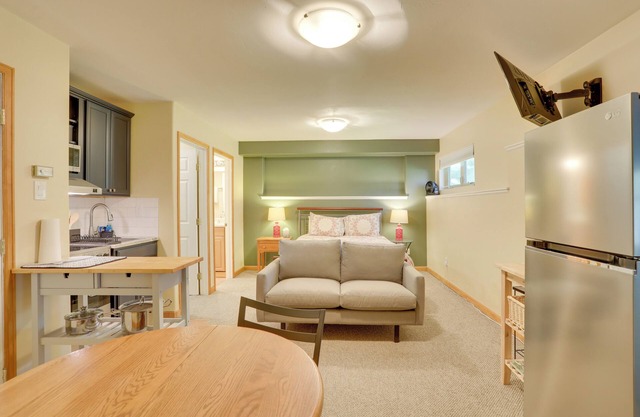 Studio in Edwards ~ 4 Mi to Beaver Creek Resort!