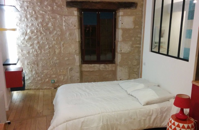Studio * in the Duguesclin tower, in the heart of the medieval city