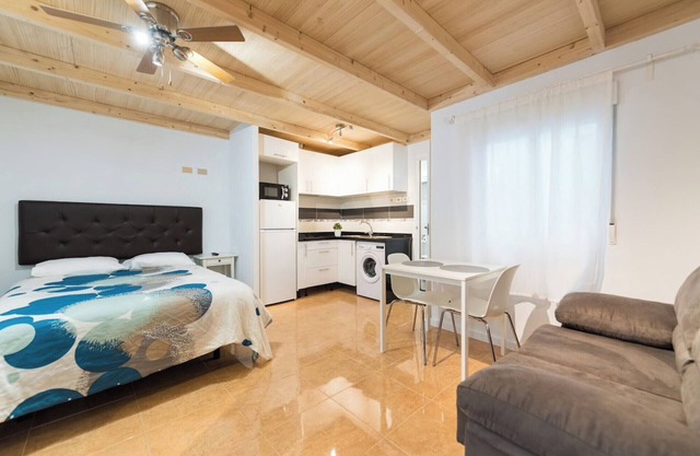Studio Las Palmas Central Rooms