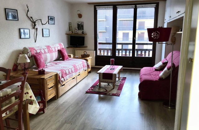 Studio mountain corner 5 sleeps 35 m2 south 6th and last floor RISOUL 1850