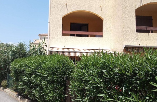 Studio near sandy beach
