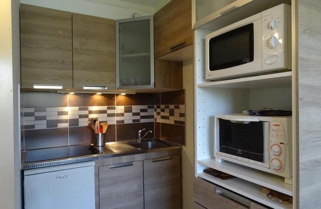 Studio pour 4 pers. à proximité des pistes avec balcon et parking - FR-1-602-55