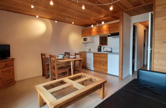 Studio rénové avec balcon sud et parking, 4 personnes, Montgenèvre - FR-1-330D-66