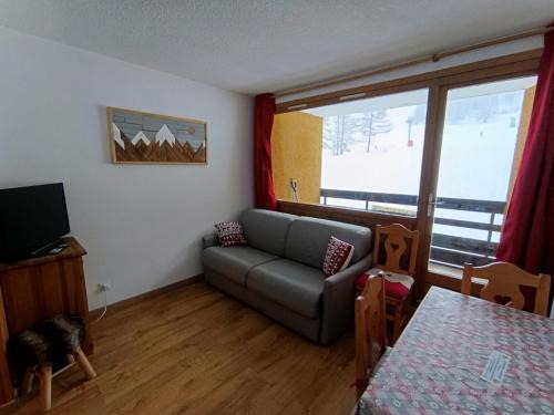 Studio rénové sur les pistes, 4 pers, Balcon Sud - FR-1-445-74