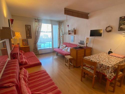 Studio ski-in/ski-out 6 pers, balcon, cuisine équipée - FR-1-445-144