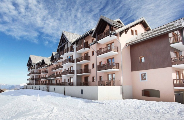 Studio | Sleeps 4 | Mountain Escape in Valmeinier!