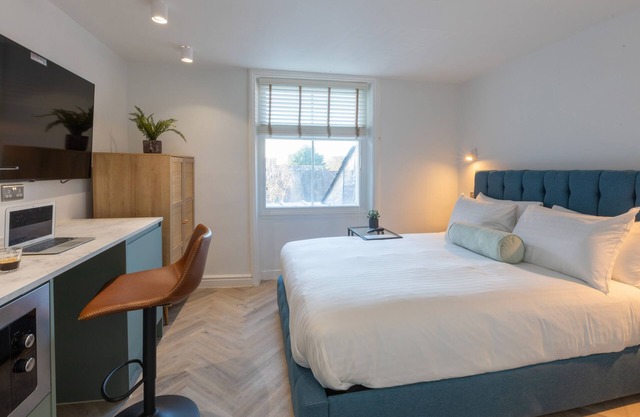 Studio Stay King Rm 7B Winckley Chambers
