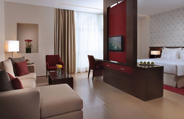 Studio Suite Apartment Near Mashreq Metro AB
