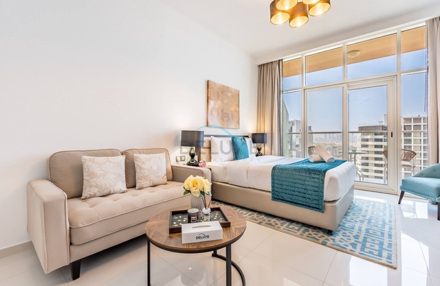 Studio with Pool View, Near to Parks and Circle Mall