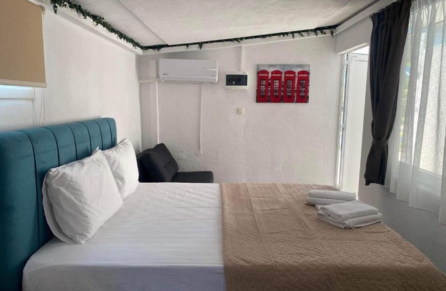 STUDIOS TASOS BI