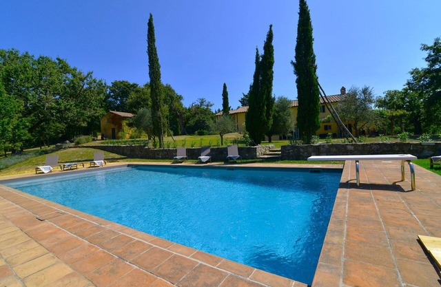 Stunning private villa for 10 people with private pool, WIFI, TV, patio and panoramic view