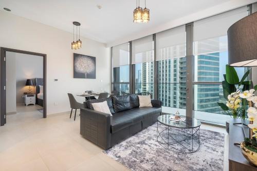 Stunning 1-Bedroom apartment in Downtown near Burj Khalifa and Dubai Mall!