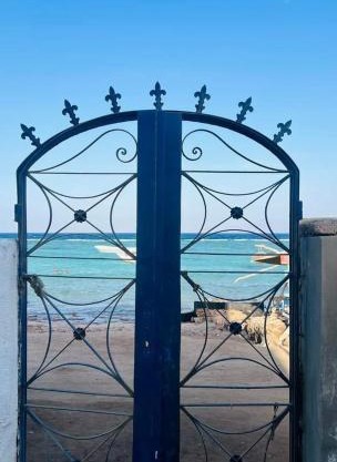 Stunning 2-Bedroom Beachfront Chalet with Private Beach Access in Dahab