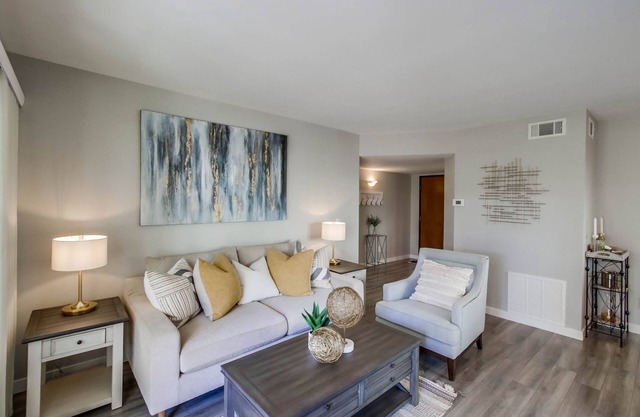 Stunning 2 bedroom condo in 55+ Oaks North Village! Read Description first!