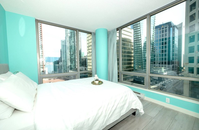 Stunning 2-Bedroom Downtown Apartment with Water Views & Gym Access