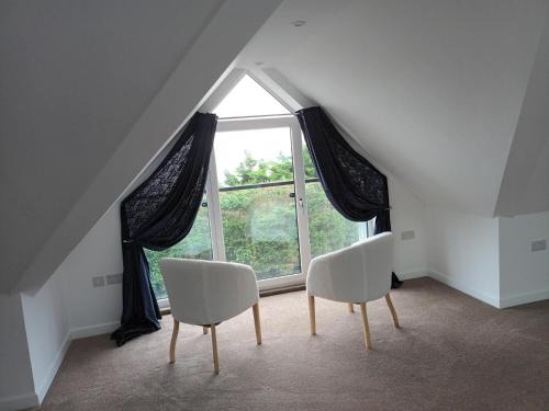 Stunning 2 bedroom flat for 5 people overlooking the sea 2A